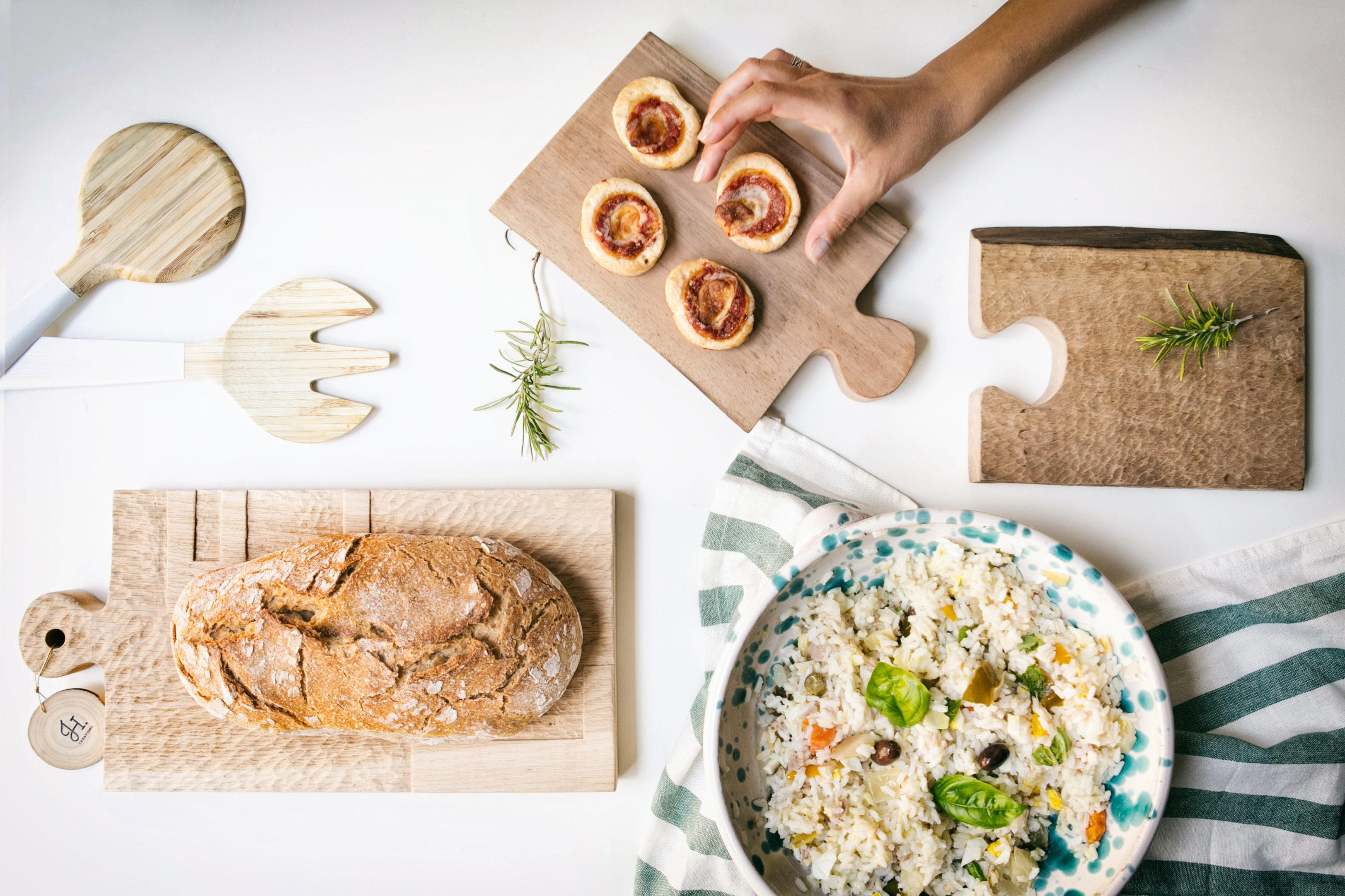wooden cutting board, chopping board